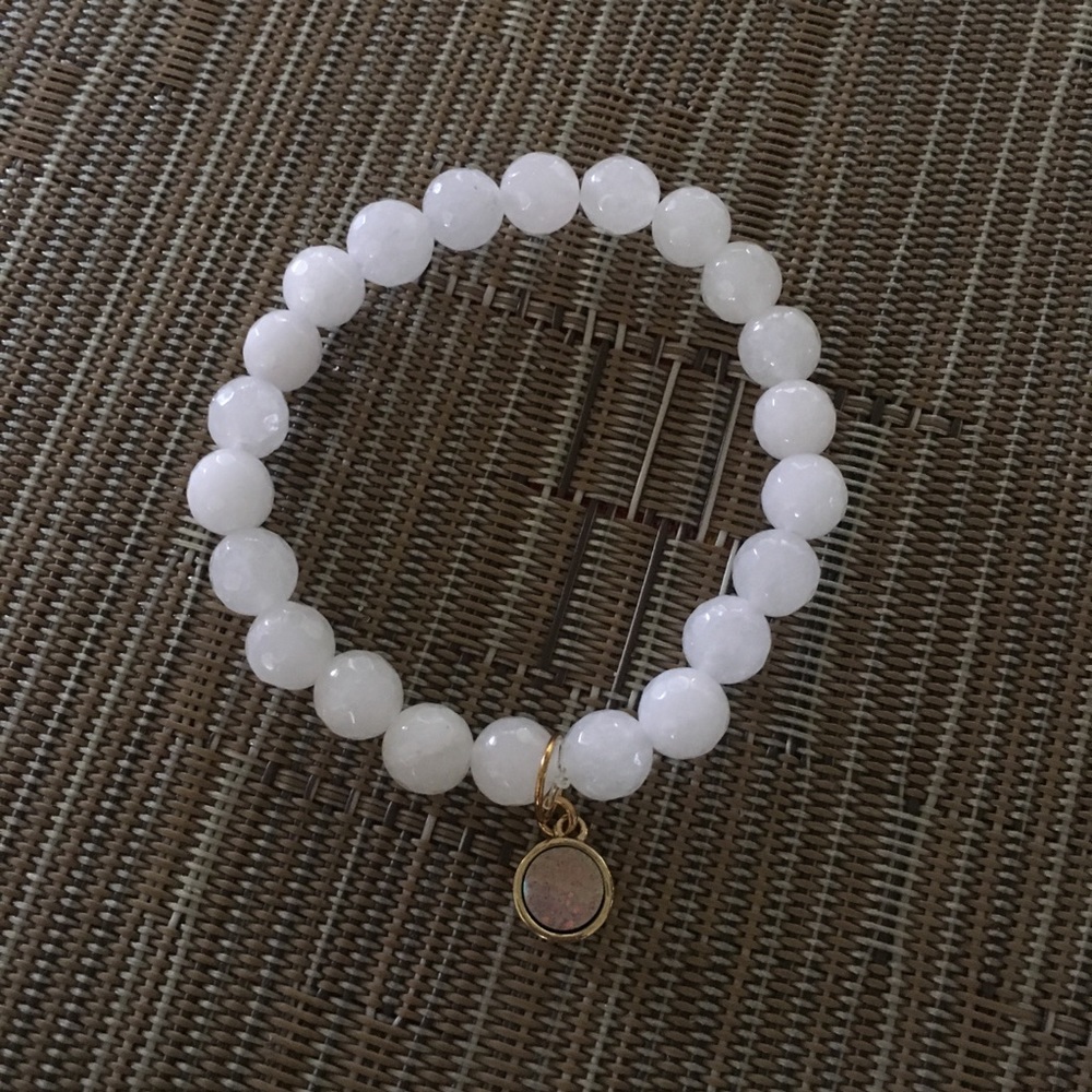 ๐14XHP๐ White Faceted Jade-Opal Bracelet - Picture 3 of 3